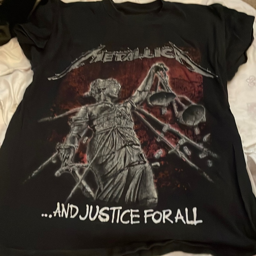 Metallica graphic tee